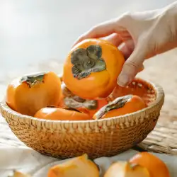 el kaki es una fruta con k muy consumida gracias a su alto contenido en fibra